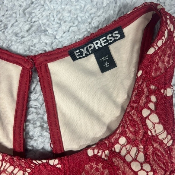 Express Dress Womens Medium Mini Lace Floral Sheath Textured Teardrop Keyhole - Picture 2 of 6